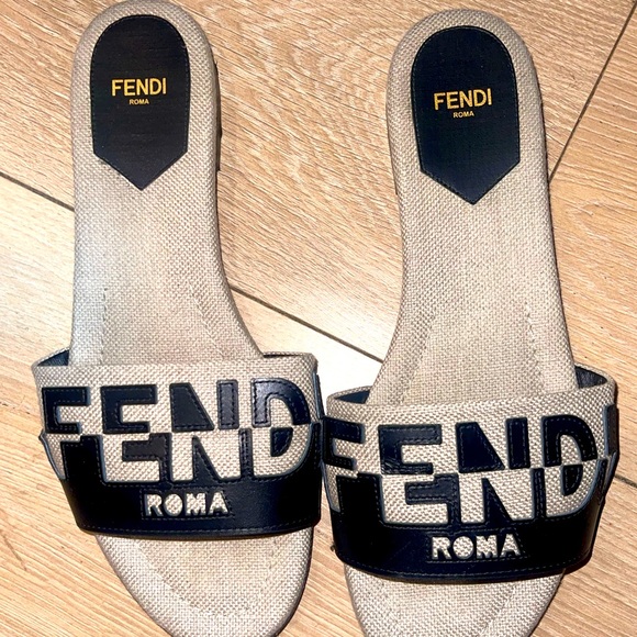 Fendi Shoes - Fendi EUC Slides!